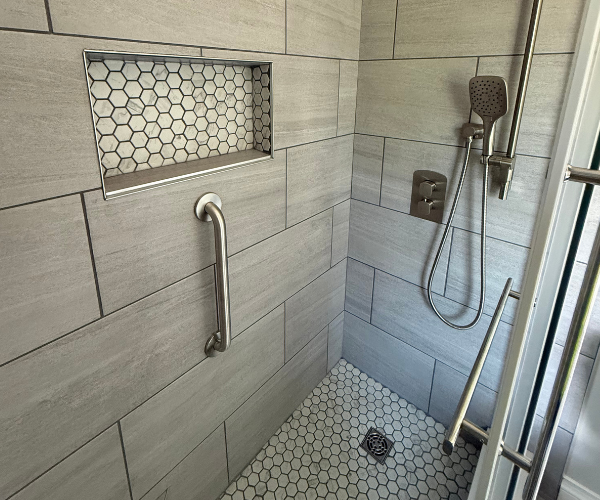 Mississauga, Detached - Bathroom Shower AFTER